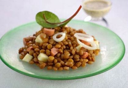 ensalada de lentejas y salchichas